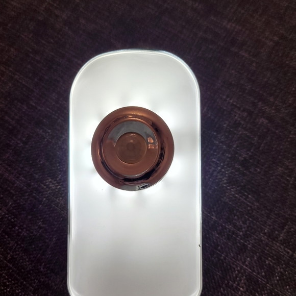 Rechargeable flashlight - Picture 4 of 6